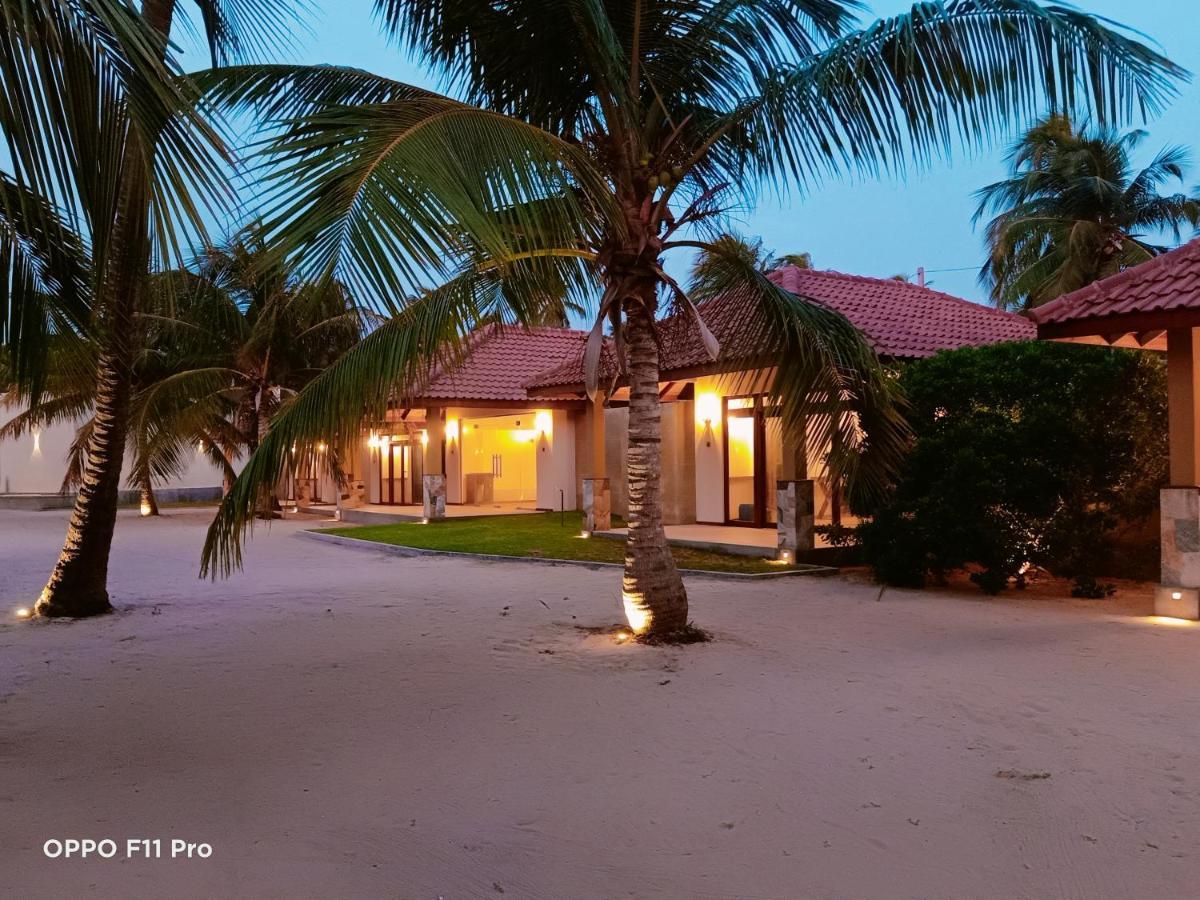 Blue Waves Kite Surfing Beach Resort カルピティヤ エクステリア 写真