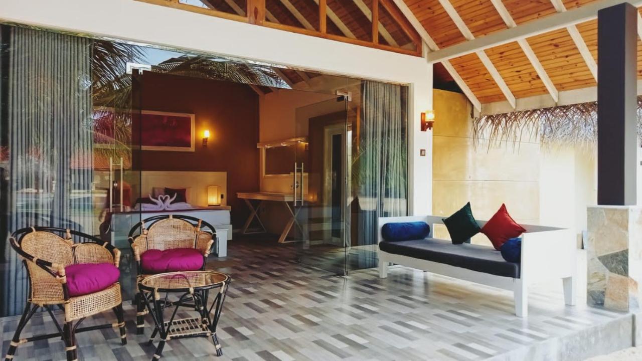 Blue Waves Kite Surfing Beach Resort カルピティヤ エクステリア 写真
