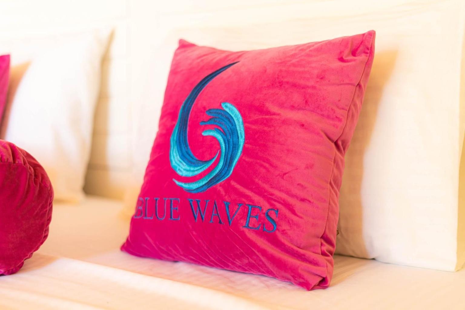 Blue Waves Kite Surfing Beach Resort カルピティヤ エクステリア 写真